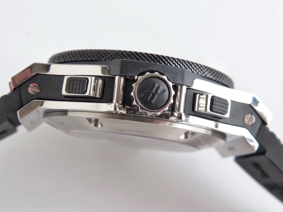 Chronograph -Black - Black Rubber - Automatic - 44mm
