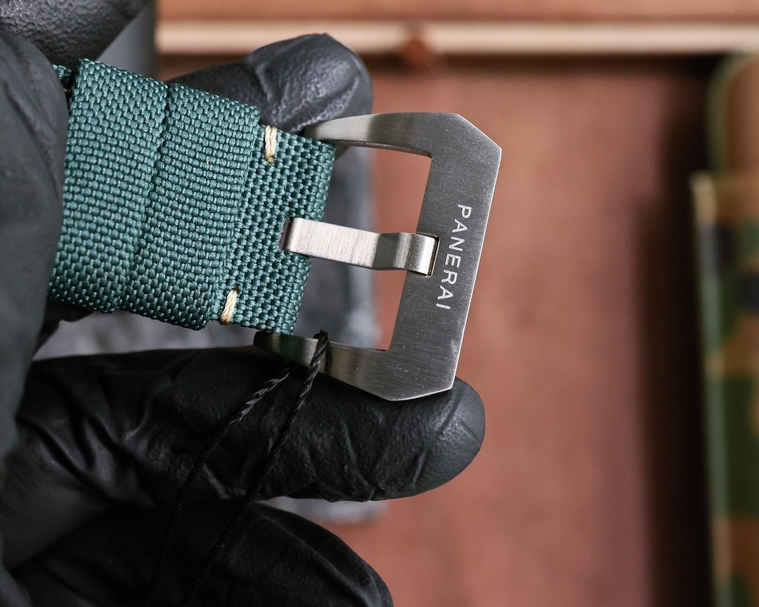 Frosted gray- Silver 316L Steel - Green Rubber - Automatic - 47mm