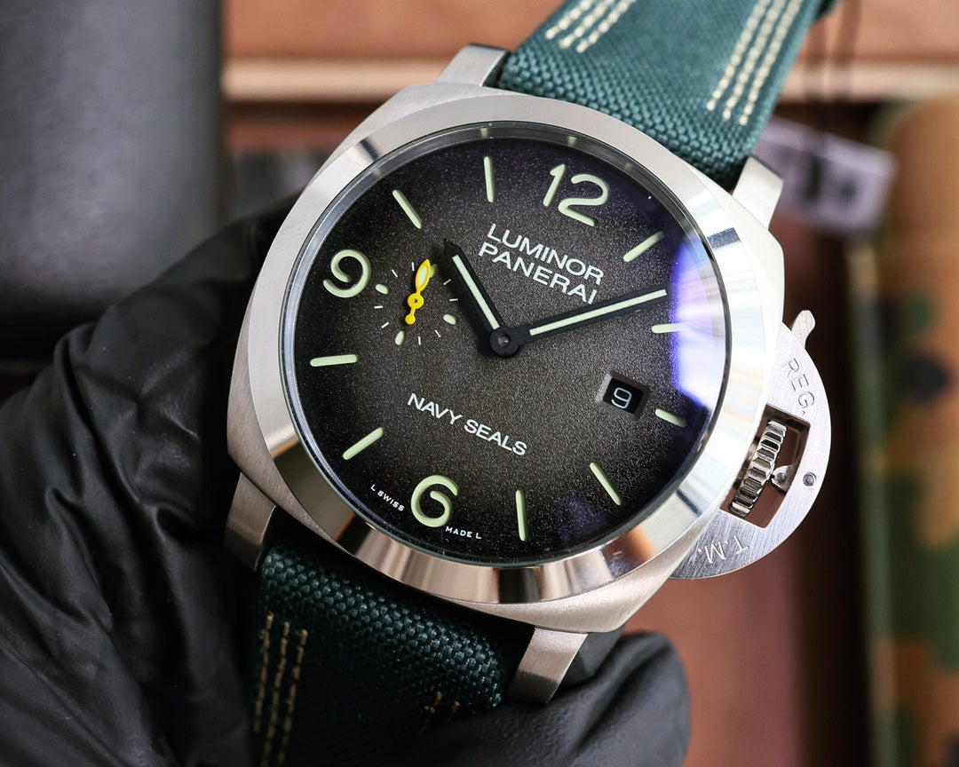 Grey Silver - Blue Leather - Automatic - 44mm