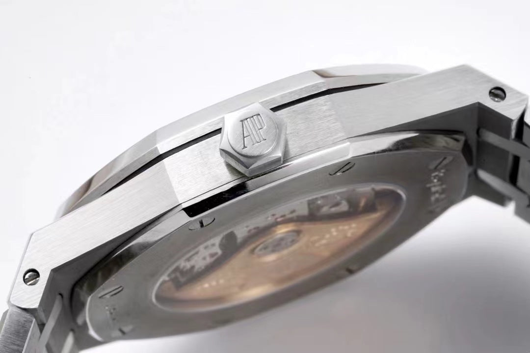 Classic 15400ST - Black 904L Steel - Silver - Automatic - 41mm
