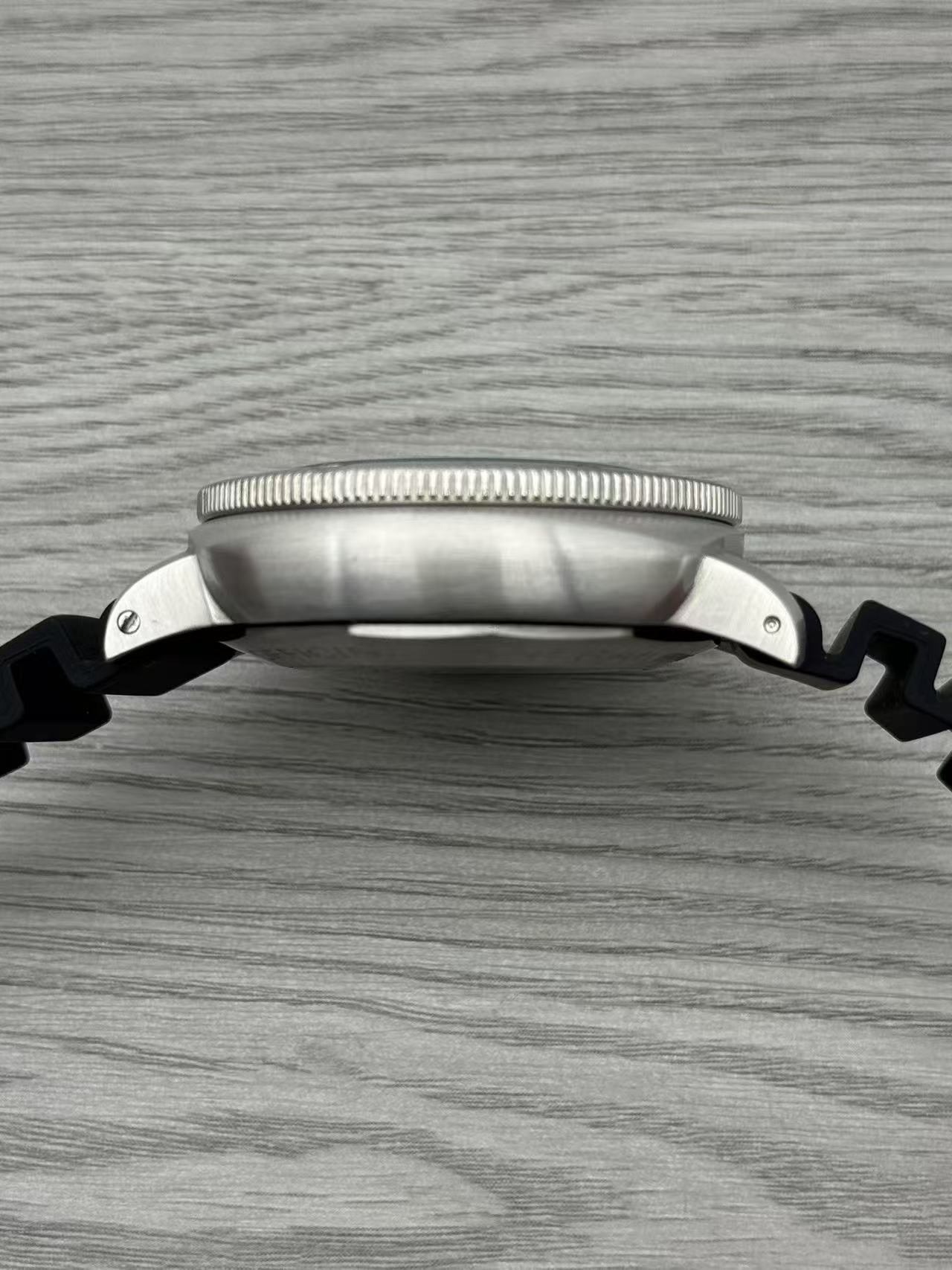 Blue Silver - 904L Steel - Black Rubber -Automatic - 47mm