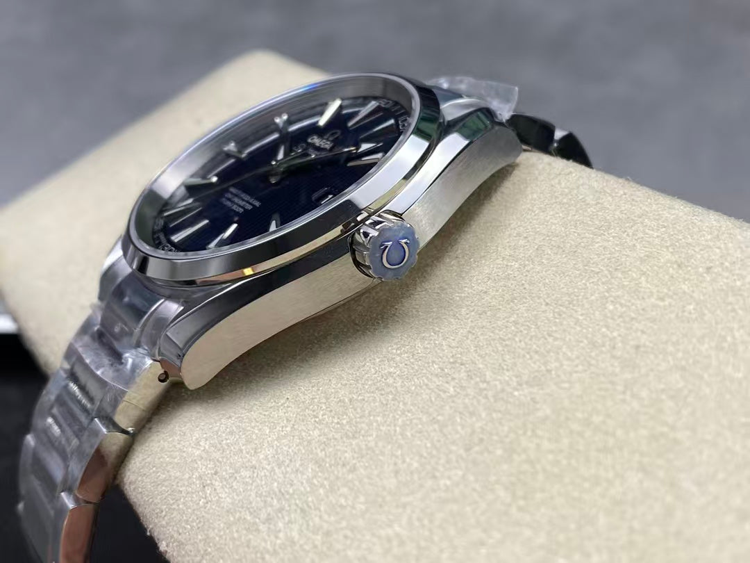 Top version - 231.10.39.21.03.002- Blue Silver -904L Steel - 8500 -Automatic - 41mm