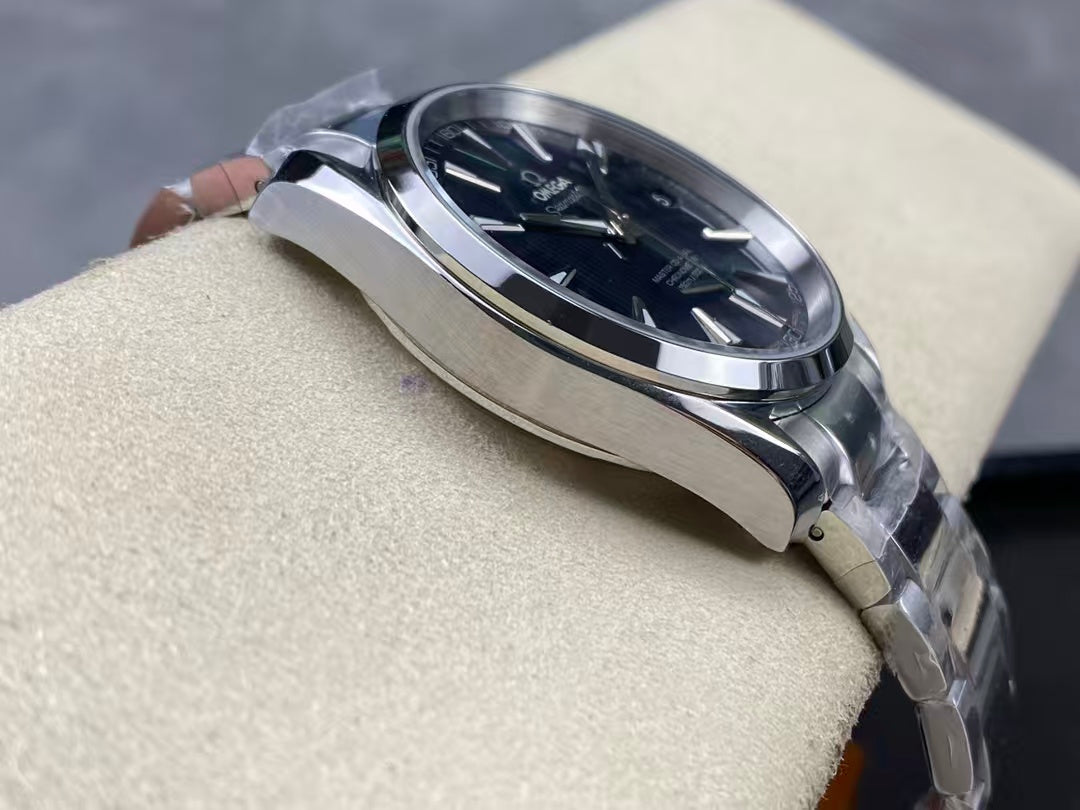 Top version - 231.10.39.21.03.002- Blue Silver -904L Steel - 8500 -Automatic - 41mm