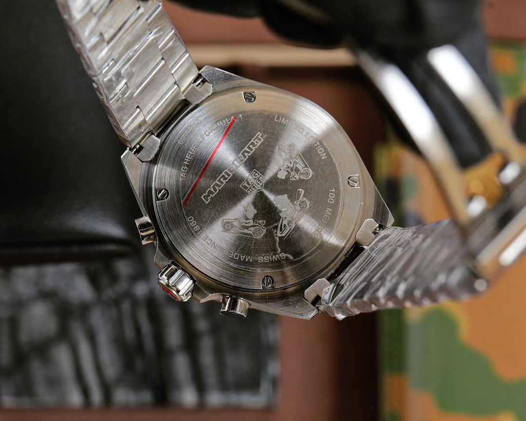 Chronograph - Red - White 904L Steel - Quartz - 41mm