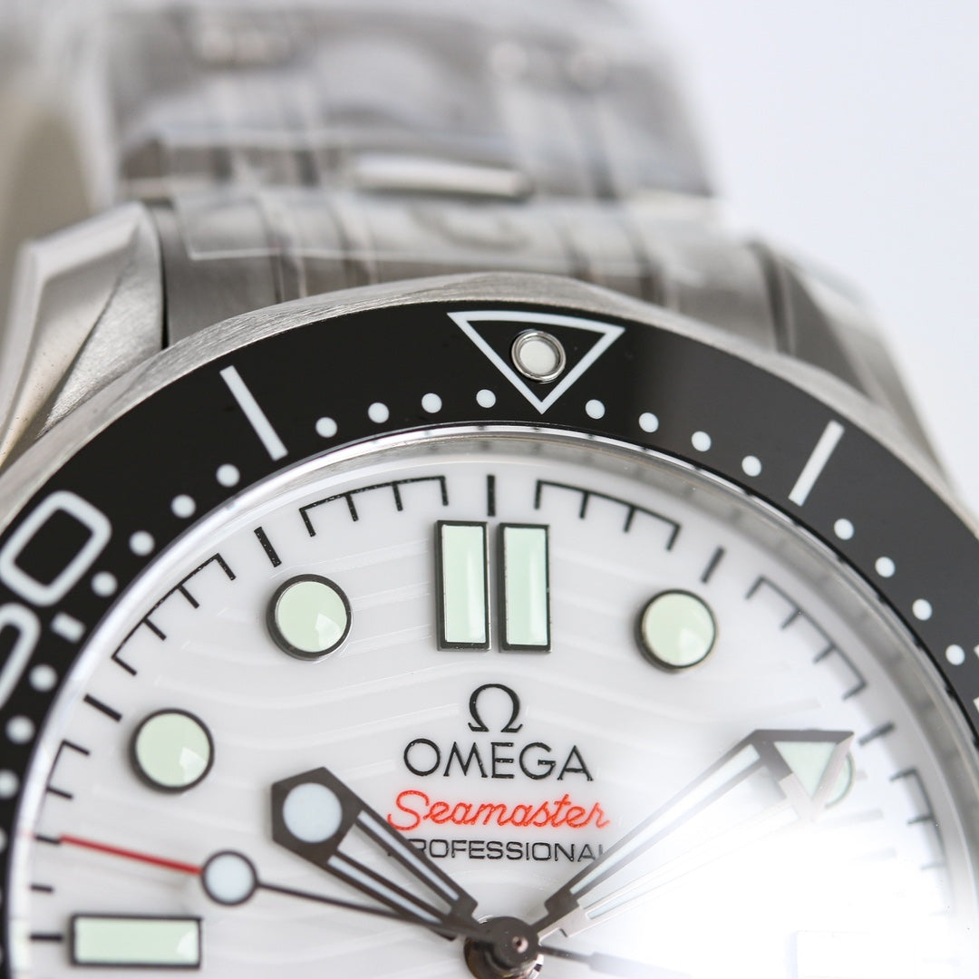 Limited-time special offer! 210.30.42.20.04.001- 3D White- Silver 904L Steel- Automatic - 42mm